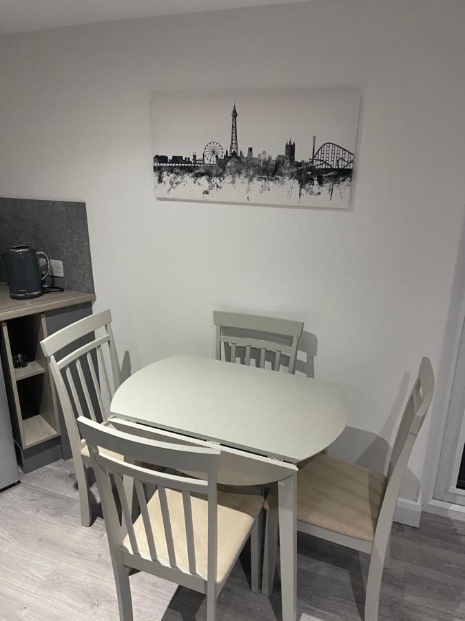 The Welcome Apartment 黑潭 外观 照片